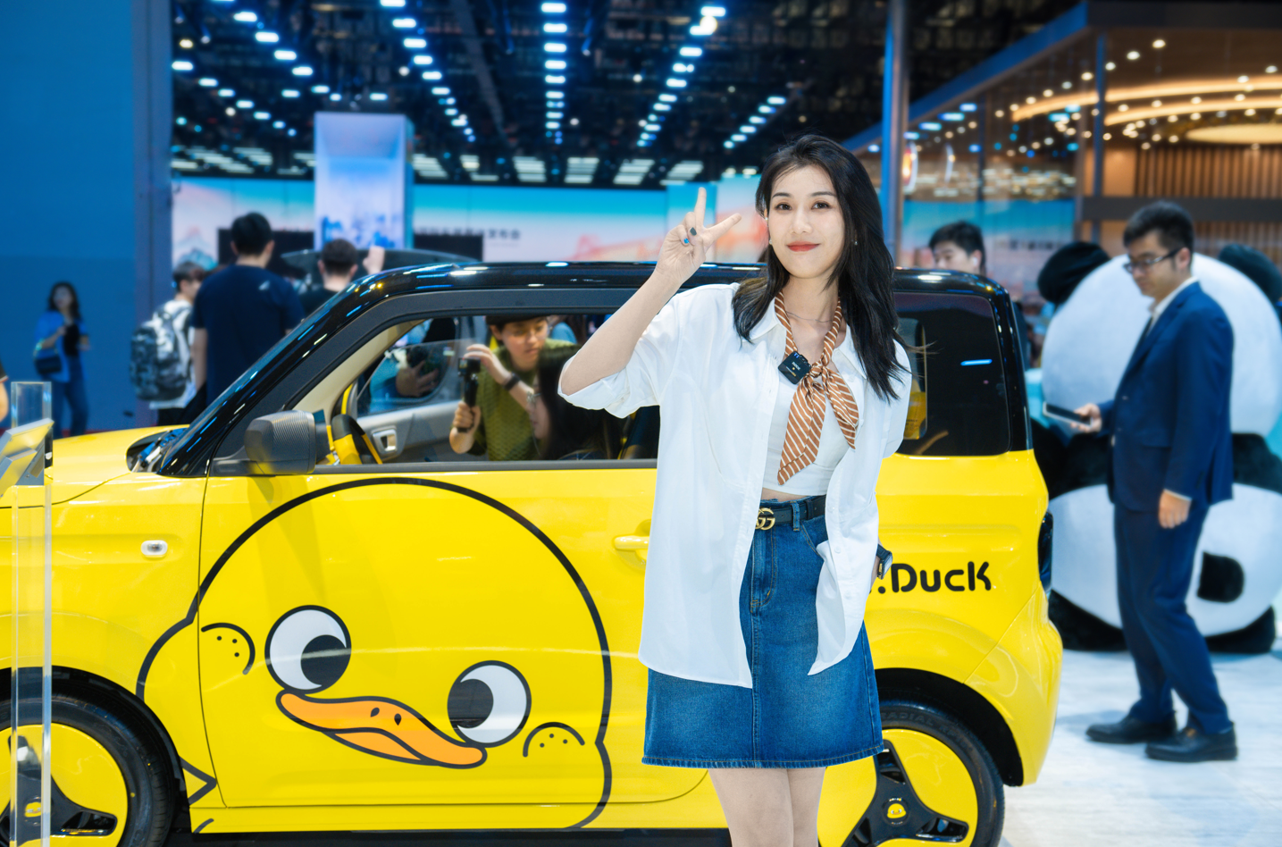 潮创品牌“什么鸭”加入熊猫mini朋友圈小黄鸭限定版上海车展上市5.39万可认养