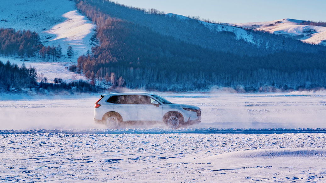 冰雪极境，尽显自如，全新一代CR-V驰骋冰天雪地