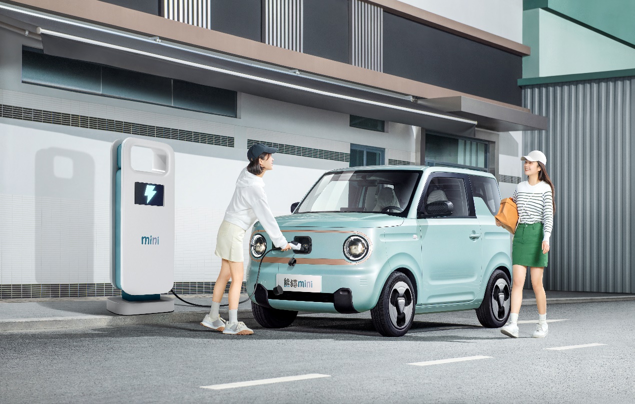 “国宝级”微型电车吉利熊猫mini正式上市 3.99万元认养回家图3